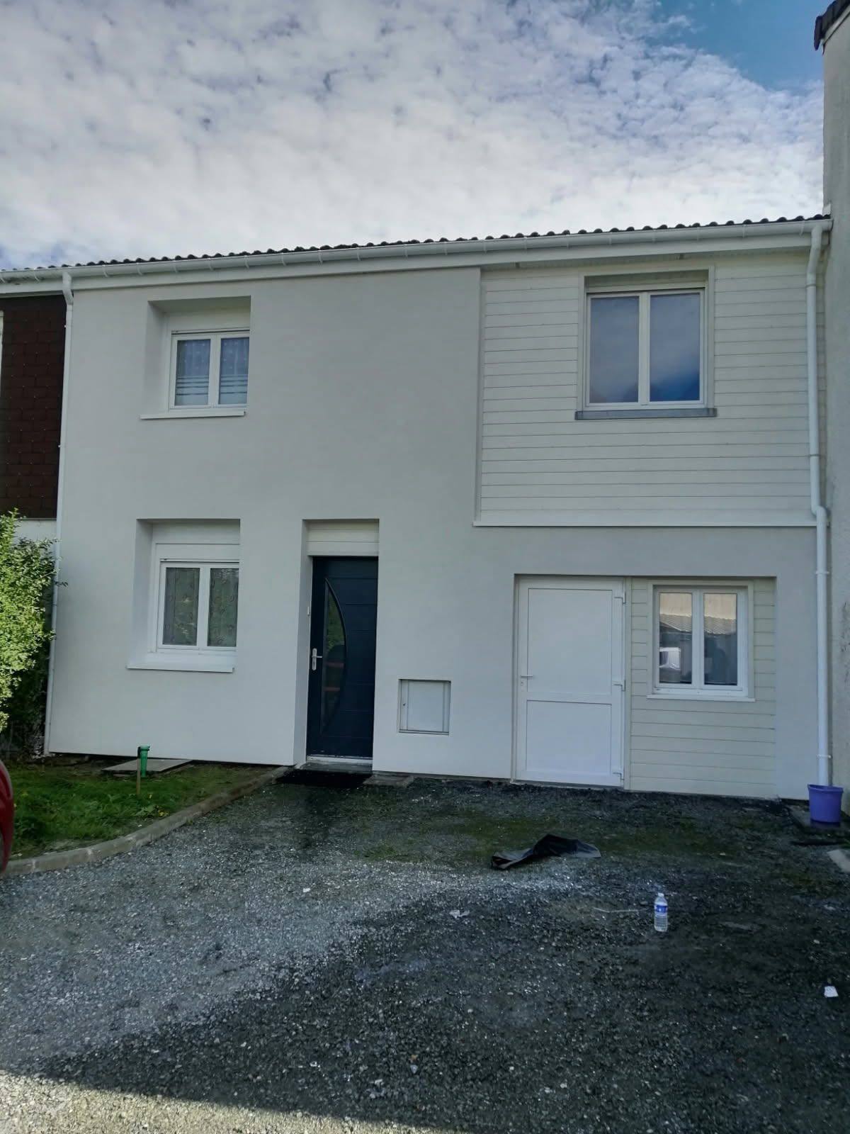 Maison mitoyenne côté rue, après travaux