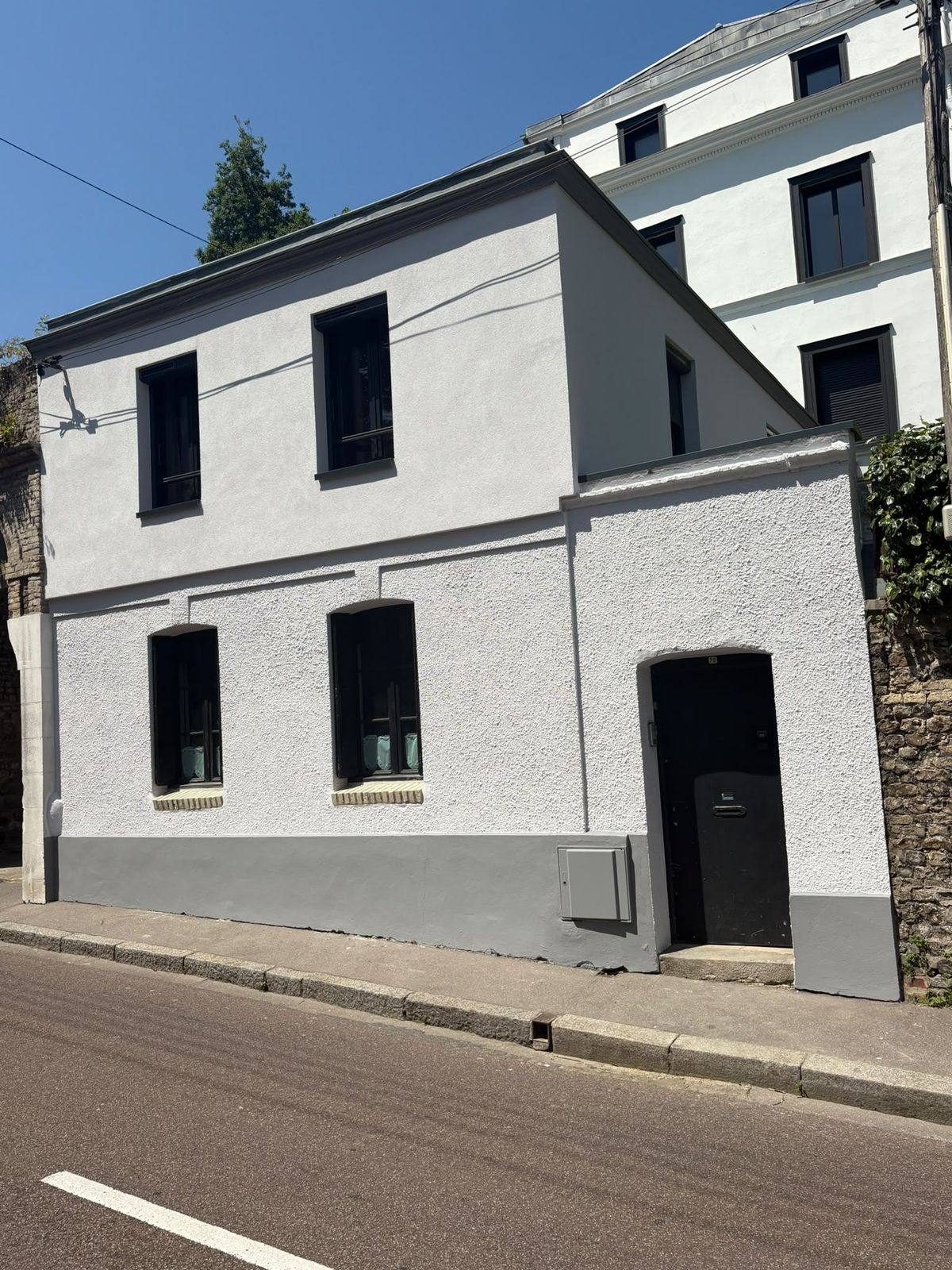 Maison de ville côté rue, après travaux